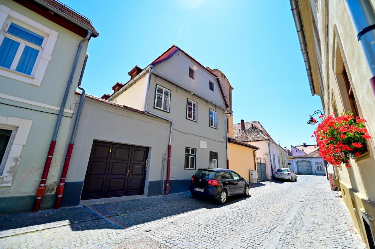 Apartments In The Heart Of Sibiu Exterior photo